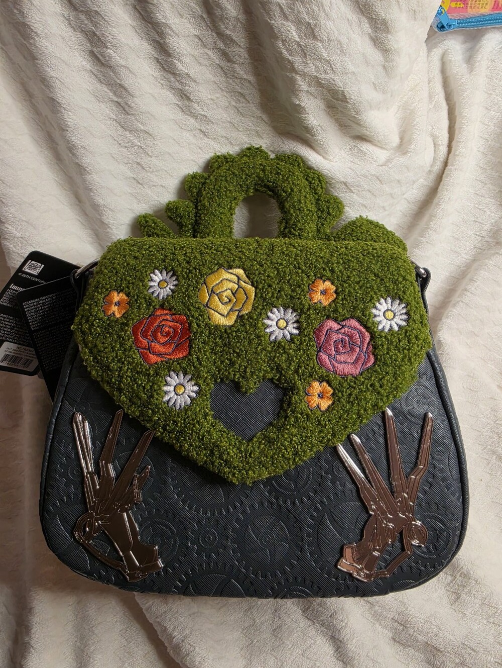 EDWARD SCISSORHANDS CROSSBODY SHERPA Loungefly NWT